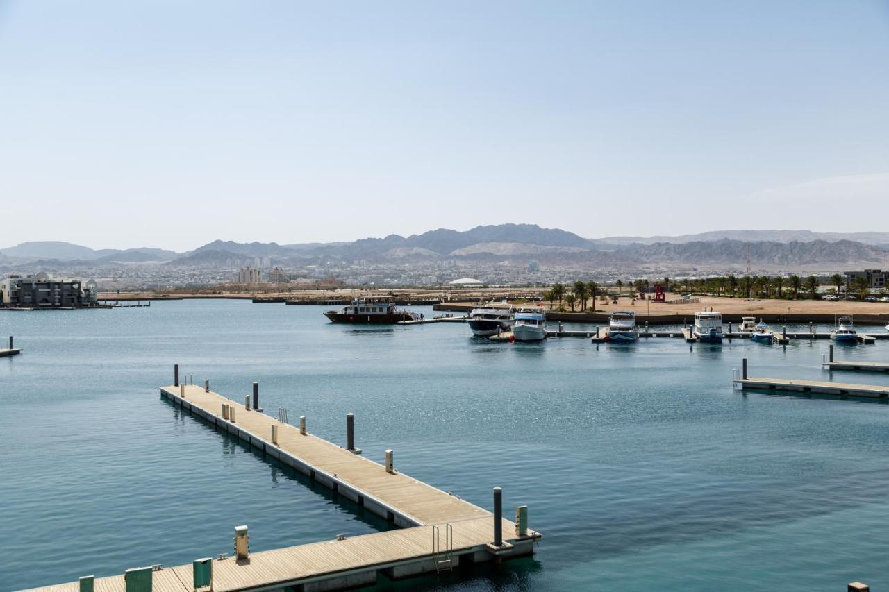 Cloud 7 Residences Ayla Aqaba Exterior photo Marina at the Red Sea Resort